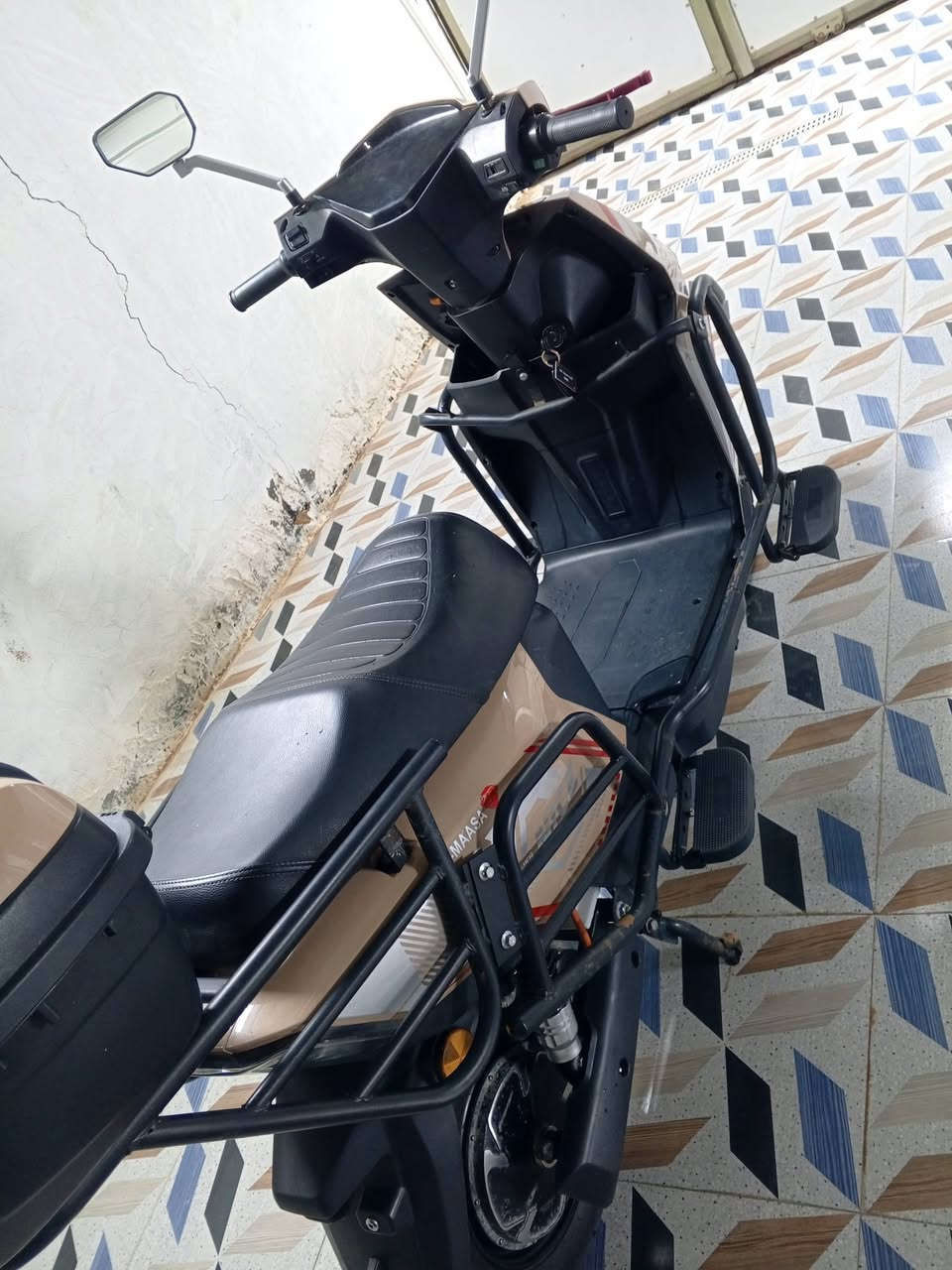 دراجة شحن شبح للبيع
شركة الماسة 
6بطاريات فول 
شغال من كلشي
السعر:700وبي مجال قليل
العنوان:الانبار-الرمادي-6كيلو
للاستفسار اكثر الاتصال على الرقم❤️‍🩹
***********
