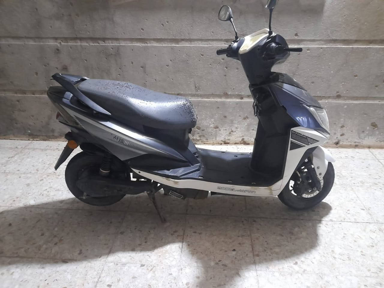 السلام عليكم 
دراجه شحن 7 بطارية قبل فتره مبدل بطارياتها افحص و اقتنع يلا تاخذها نقصها شاحنه سعر الشاحنه 15 الف تريدها عليه تريدها عليك 

سعر الدراجه 450 الف و بيها مجال للطيبين تشوف سعرها هواي اعبرها و لا يهمك 
مكانها الرمادي جزيرة البوذياب 
للاستفسار *********** اتصال + واتساب تواصل وبالخدمة
