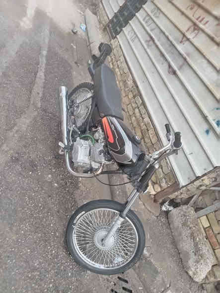 تايكر مكينه ٢١ وشاصي نامه كامله اي نقص مبيهه ربع هندر السعر ٤٥٠ وبيهه مجال مكاني بياع تقاطع درويش ***********
