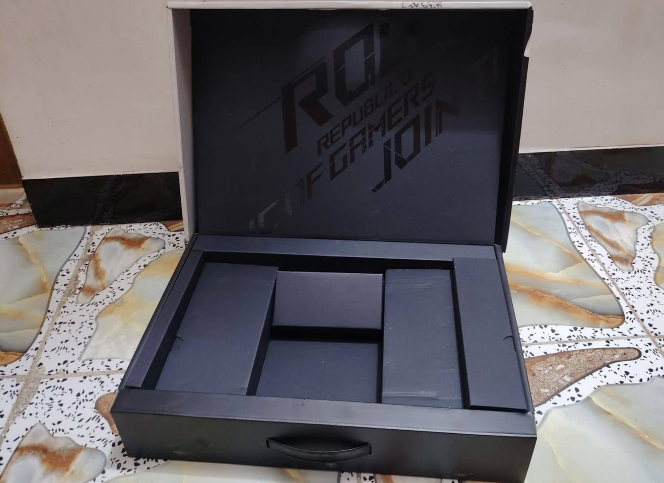 ASUS ROG ZEPHYRUS G16
CI7 13620H - 10C 16T RTX 4060 - 8G 140W
RAM DDR5 16G 4800HZ
SDD 500 M.2
16.1" IPS WUXGA 165HZ
WINDOWS 11 ORGINAL
للبيع 1650


**إذا كنت صاحب هذا الإعلان وتريد حذفه لأي سبب، رجاءا أرسل رسالة إلى الدعم الفني**