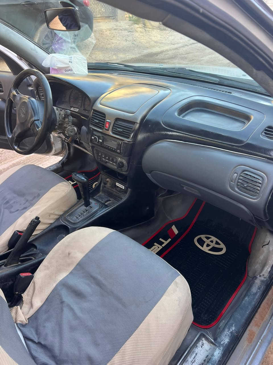 نيسان سني
موديل2000 رقم بصره مشروع وطني  سنويه 2028 تنتهي
مصبوغه عام 
حادث بند طاير
كير مكينه حداديه مكفولات
***********
