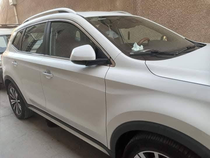 السلام عليكم
 سيارة نوع MG/RX5
موديل/2021
اللون/أبيض
السيارة ماشية 69700 كم
تاريخ شرائها مباشر(صفر) من شركة MG في 2022/4/22
 لايوجد فيها اي دعمة
 يوجد فيها ضمان صيانة المتبقي منه 2 سنة من اصل 6 سنوات
  السيارة جناي وليس بياع شراي.. موظف.. فقط من البيت الى الدائرة والعكس ونضيف شرط الفحص وتتاكد اي ضربه وصبغ قوي او حادث مبيها دواخلها بلادي برغي ممبدل منها نضيفه تجي شرط الفحص وين يعجبك واي مكان يعجبك وتبريدها ثلج رقمها بغداد ما عليها اي غرامات وتحويل مباشر ما بيها اي مشكله
سعرها170 وبيها مجال
***********
