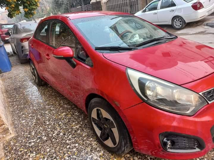 السلام عليكم ورحمة الله
كيا ريو خليجي 2014 

محرك 1600 دوش 

رقم بغداد بأسمي تحويل مباشر 

مواصفات السيارة 

تحكم ستيرن جهتين .. شاشة أندرويد.. كامرة دوراة... مري شفط 

زجاج باب السائق أوتو... حساسات خلفية 

السيارة ما بيها صبغ بلادية فقط رصعات قليلة وبعض الشخوط 

السعر  90  ورقة مكان السيارة الأنبار _ فلوجة 
***********
