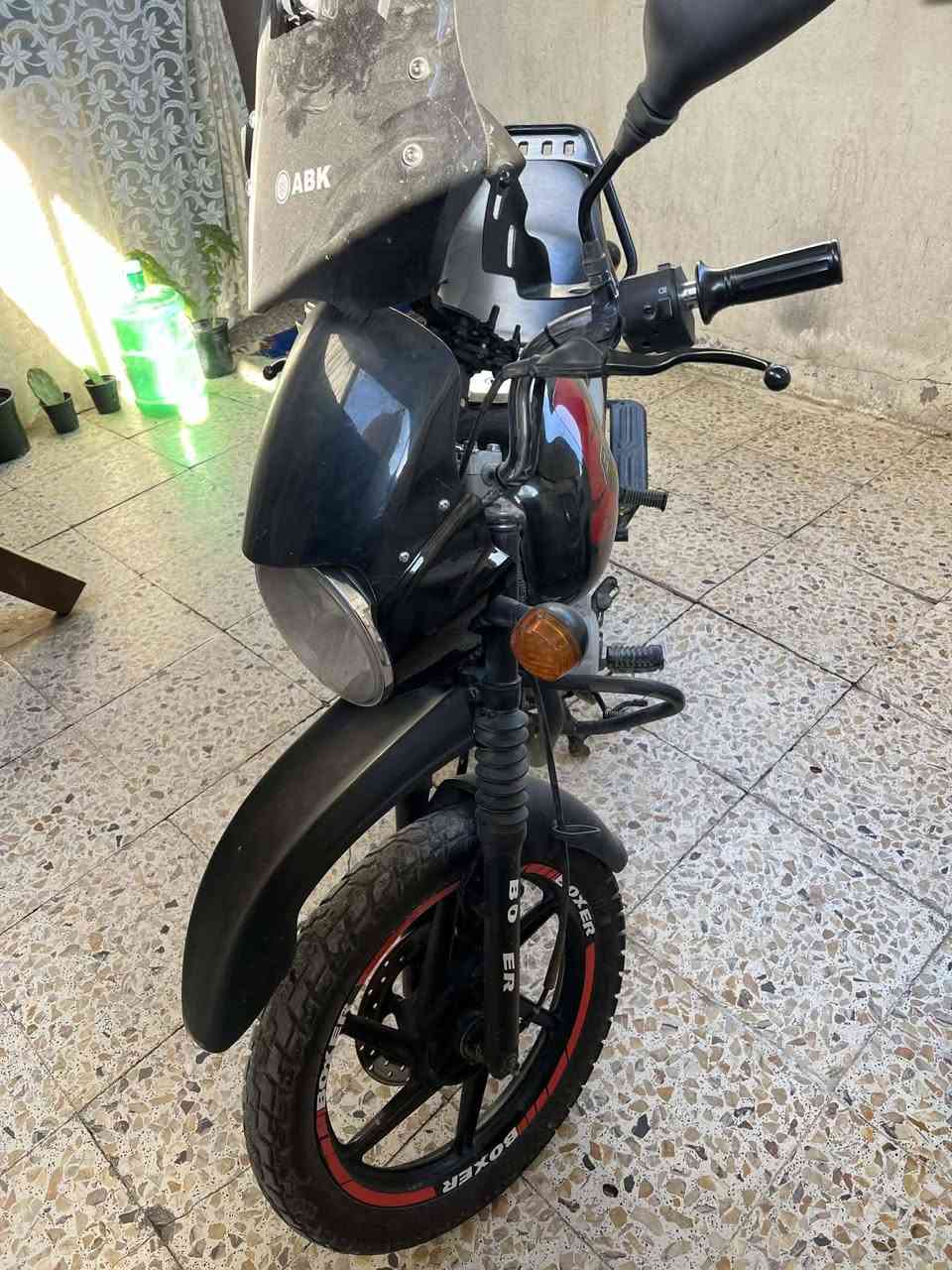 Boxer X150
السلام عليكم بوكسر للبيع دراجة نضيفة مكفولة كفالة عامة استخدام شخصي ما اشتغل بيهة السعر مليون و٦٠٠ الف كلشي شغال بيهة مكاني بغداد حي اور رقمي *********** للتواصل
