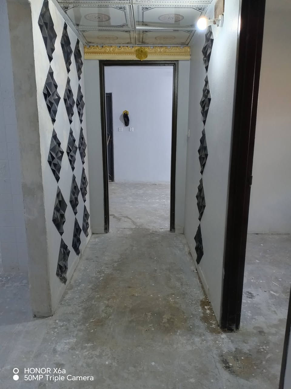 السلام عليكم يوجد شقه للبيع طابق ثاني نضيفه قريبه ع مدرسه الاستفسار *********** او واتساب
