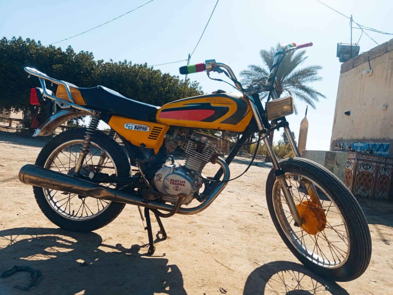 السلام عليكم 
دراجه للبيع دراجه خير من الله شلعه ومشي تخبل محرك موديل 2022 كهربائيات كله شغاله دراجه تخبل مال جناي ما ذب عليه ربع ماكان الدراجه شطره السعر 300 وبيه ماجال بصيط لشراي الرقم لتواصل (***********
