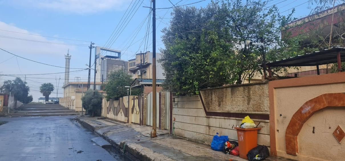 للبيع ...للبيع 
الموقع حي النور المساحة 400م قريب عالشارع العام سعر المتر مليون وربع للاستفسار الاتصال على الارقام التالية***********
***********
