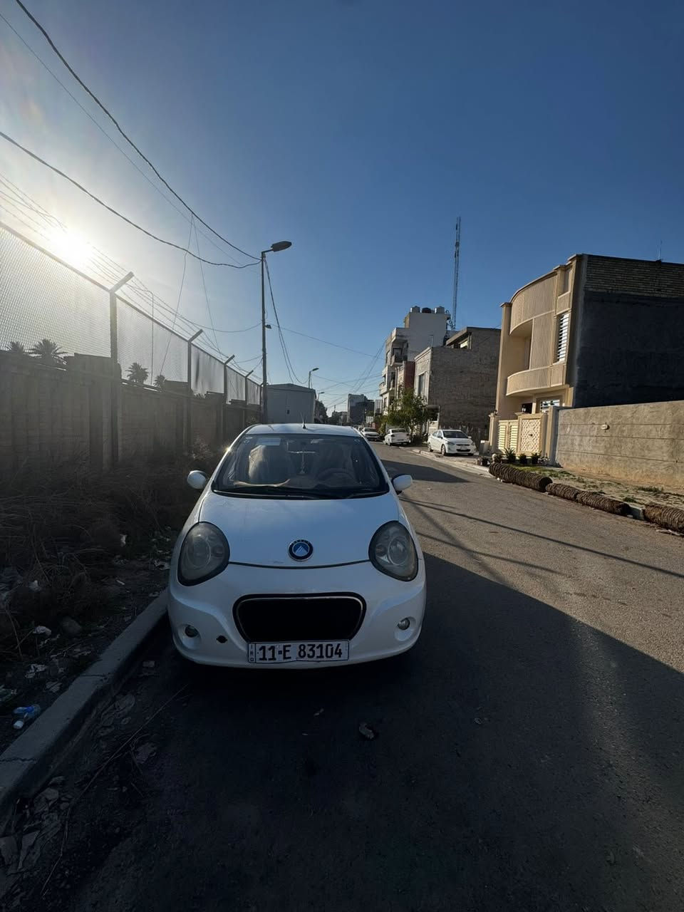 السلام عليكم … 

جيلي باندا موديل 2013 
السياره 3 قطع صبغ بدون دواخل و بدون ضرر قوي صبغ فقط
كير محرك تخم تاير بطاريه تمام زينات 
تبريد شغال 
رقم بغداد الجديد بسمي تحويل مباشر 

مكان السياره بغداد الاعظميه ..

***********

السعر 47 و بيها مجال حك الجيه
