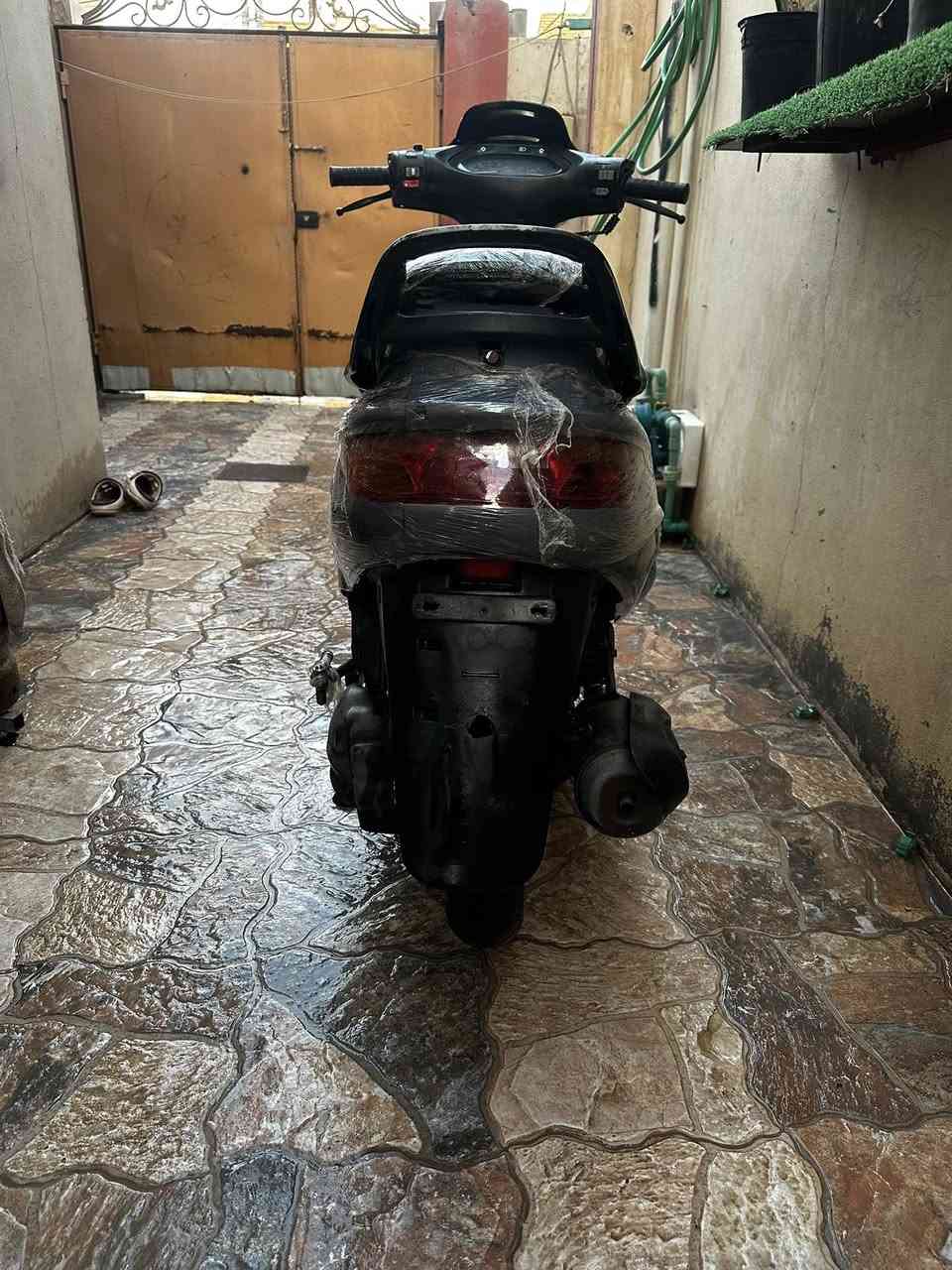 للبيع نجف براكيه ***********السعر 600وبيها مجال قليل
