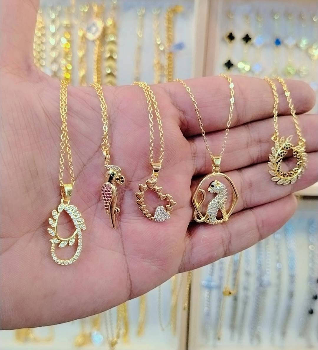 قلائد ذهب برازيلي🌹 
نزاكه فووول 😊


**إذا كنت صاحب هذا الإعلان وتريد حذفه لأي سبب، رجاءا أرسل رسالة إلى الدعم الفني**