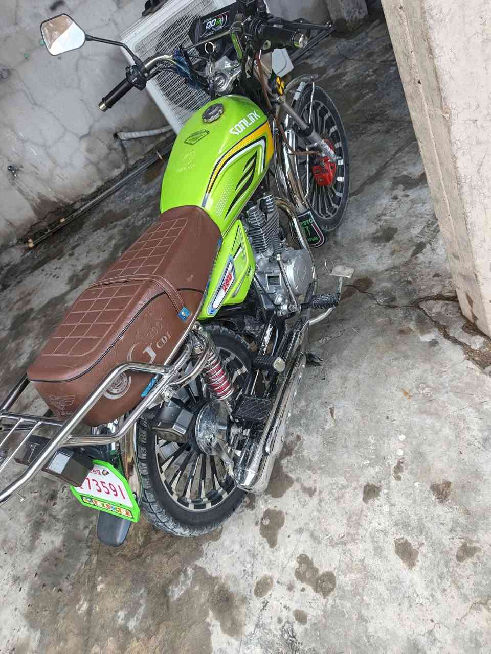 ياألله سلام عليكم دراجه سولنك محرك 200cc كفاله من كلشي اوراق منفيس شلعه معدل فول مال جناي دراجه اخوان؟؟  العنوان فلوجه شهداء،،، السعر 900..... ***********
