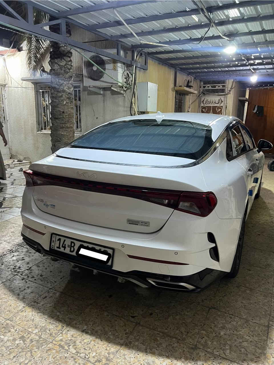 السلام عليكم
كي فايف موديل خليجي 23 
كفاله عامه 
ماشيه 47 
مكينه 2000
سياره جديدا مال بيت 
بسمي رقم بصره  تحويل 
مكان سياره البصره 
***********
