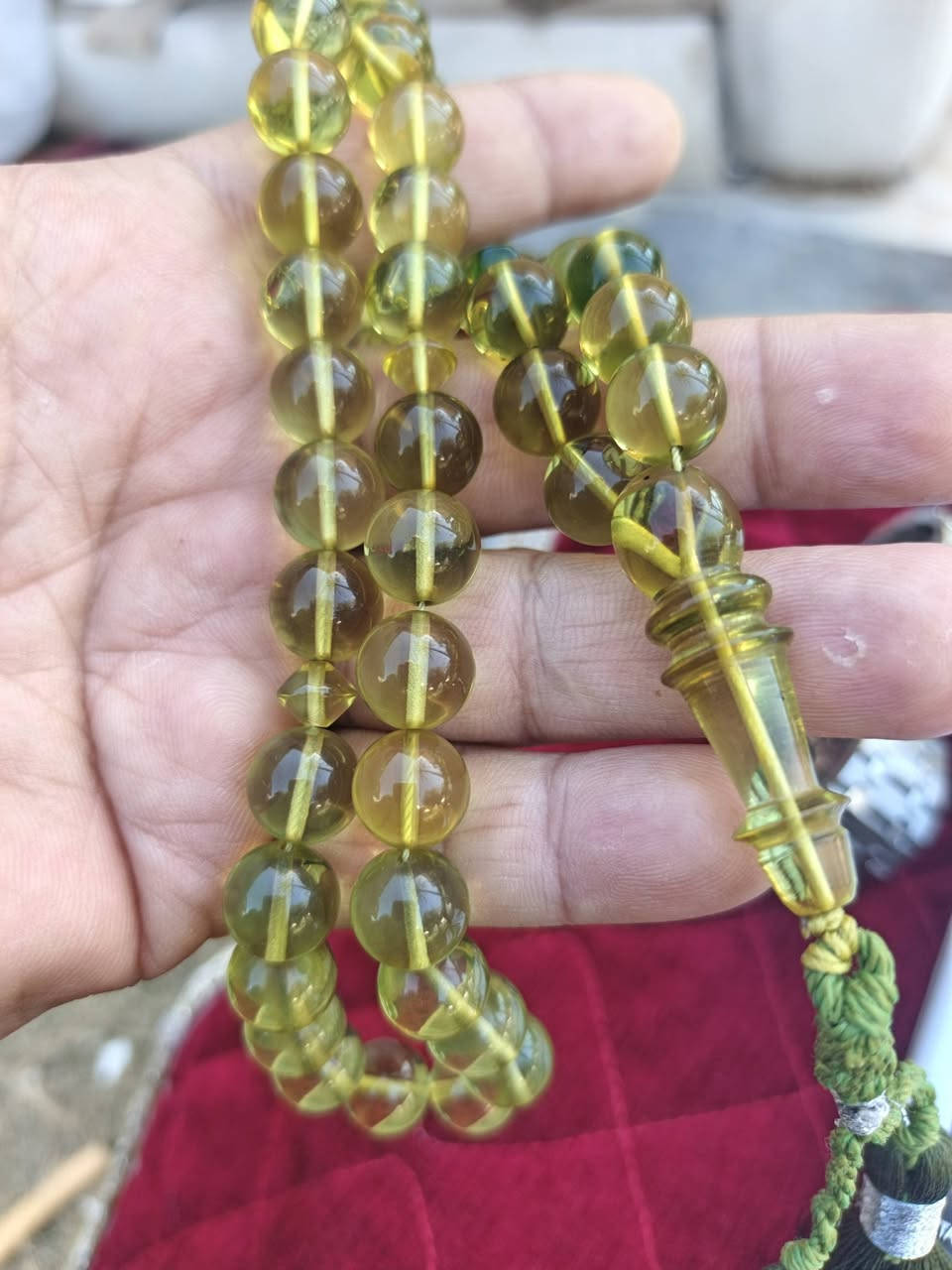 إخواني الاكارم السلام عليكم ورحمة الله وبركاته.
هاي مقتنياتي من السبح اعرضها امامكم للبيع. 
الخضره والصفر الاثنين كهرب عطش وزنهم واضح بالصور. 
الحمره ما متأكد منها سندلوس لو غير شي. 
السوده سندلوس نجفي شغل قديم تنزيل فضه وشرط سندلوس لا نارجين ولا غير شي يعني مشروطة. 
الأسعار باللي يرضي الله لأن إني مو بياع شراي وإنما هاي مقتنياتي وأريد ابيعهم


**إذا كنت صاحب هذا الإعلان وتريد حذفه لأي سبب، رجاءا أرسل رسالة إلى الدعم الفني**