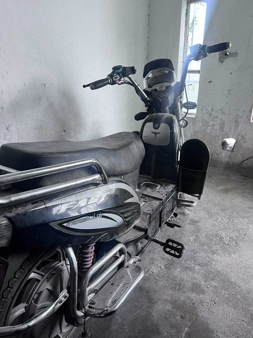 دراجه شحن للبيع مابيها اي شي مكفوله بس نقص بطاريات المكان صلاح الدين بلد(***********)
