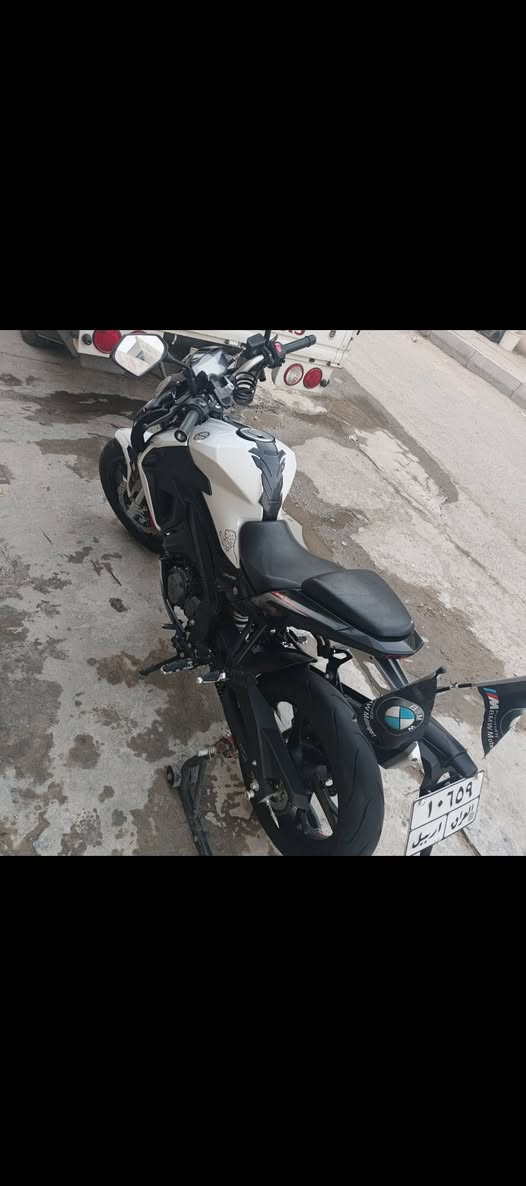 سلام عليكم بنلي s180   2024.   سعر 2500. ***********.   نضافه 80% بغداد دورة شارع 60

