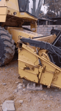 سلام عليكم عندي حاصوده نيهولند مودبل 2006نضيفه يريد يتصل ***********
