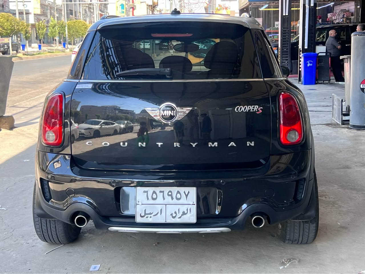 للبيع نقداً ميني كوبر كاونتري مان… ٤ ابواب… محرك ٤ سلندر المرغوب… فول فول مواصفات يعني بصمة وبانوراما وجلد وحساسات وبعد هواي مواصفات… السيارة بيهه بس البنيد بخ بدون دواخل بدون شواصي بشرط… السيارة جاهزة من كل النواحي… المكان دهوك… السعر ٩٢ ومجال… للاستفسار 
***********
*********** دهوك, العراق

