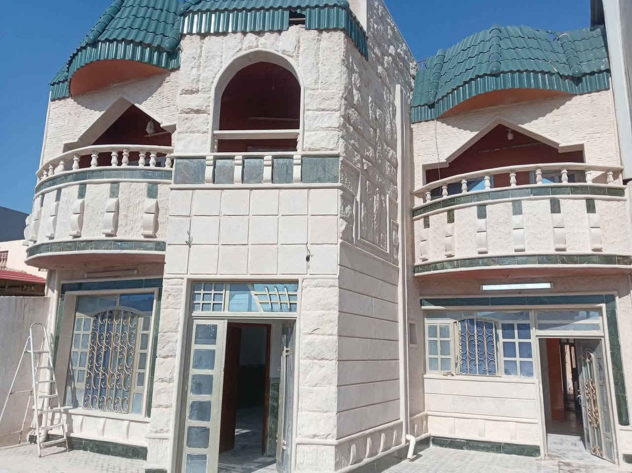 السلام عليكم مع حلول فصل الصيف يوجد كادر عمل جلي درز كافة انواع وجهات الحجر الحلان القديم الجديد ترميم تصليح كافة وجهات الحجر الحلان مرمر تلميع كافة وجهات حجر مرمر بمادة الورنيش جلي درز كوبلن حجر حلان
مكان العمل تكريت العلم بيجي الدور شرق تكريت
أسعارنا تنافسيه جدأ الرزق التوفيق من الله  ***********
***********
