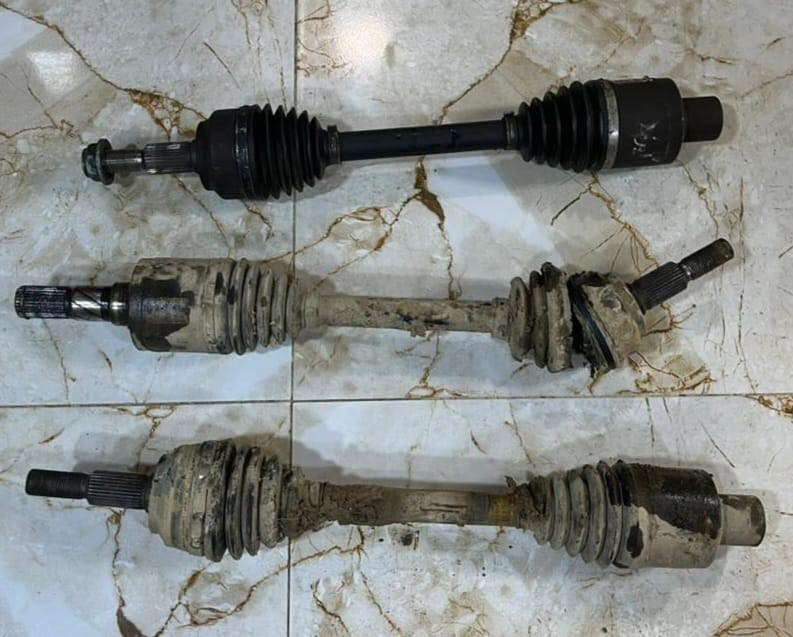 قيم وأخذ للبيع متواجد على الفيس بوك أو الاتصال على الرقم *********** غراض جيب ٢٠٠٩ شيروكي
