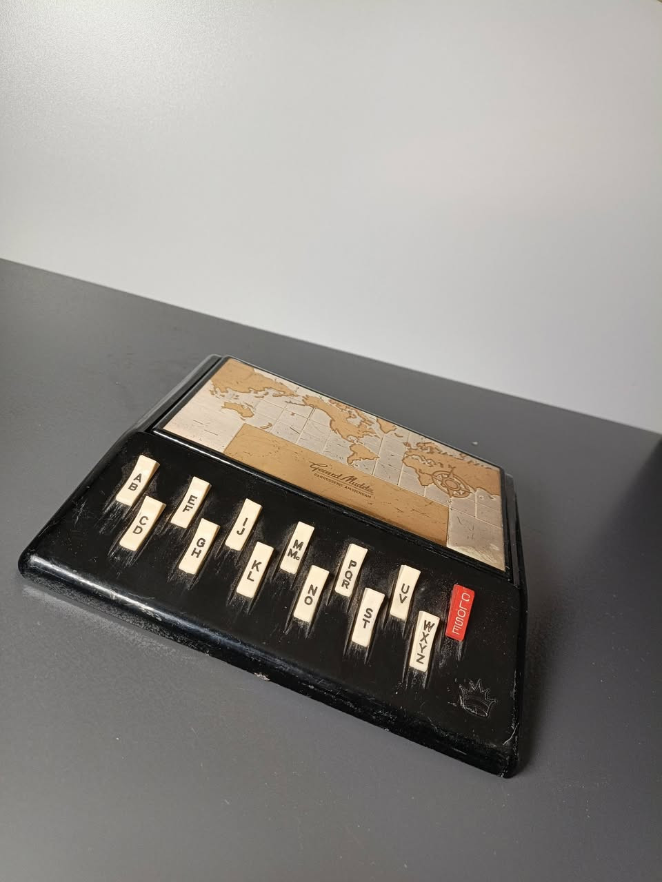 سلام عليكم
انتيكا مكتبيه سعر 10 الف 
لتواصل ***********
