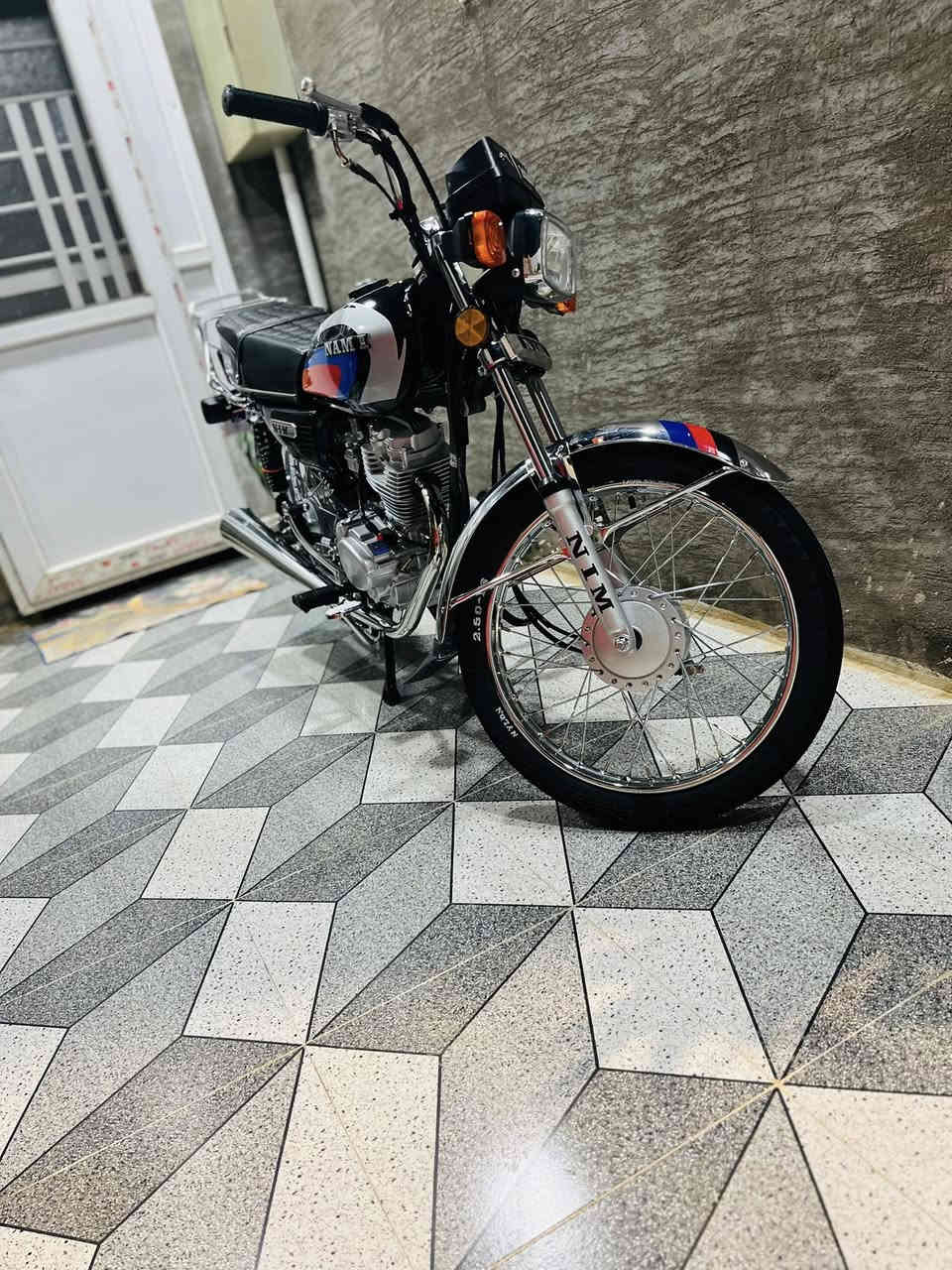 السلام عليكم نامة متياز موديل ٢٦ للبيع مكفوله كفاله عامه بعدها اخت لزيرو تويتها ماشيه 2000 اوراق كامله تلاث احرف مكينتها خير من الله شعله وبطناش لعنووان ديالى الخالص حي لعصري نضافتها مثل مابصوره وانضف ولساتها ع وضع لشركه لدراجه حلوه مرتبه سعرها ٨٠٠ وبيها مجال شي بسيط ورجااا لموشراي لايتصل ولايراسل ولا يدخل ولرزق ع الله للستفسار اكثر الاتصال ع لرقم #***********
