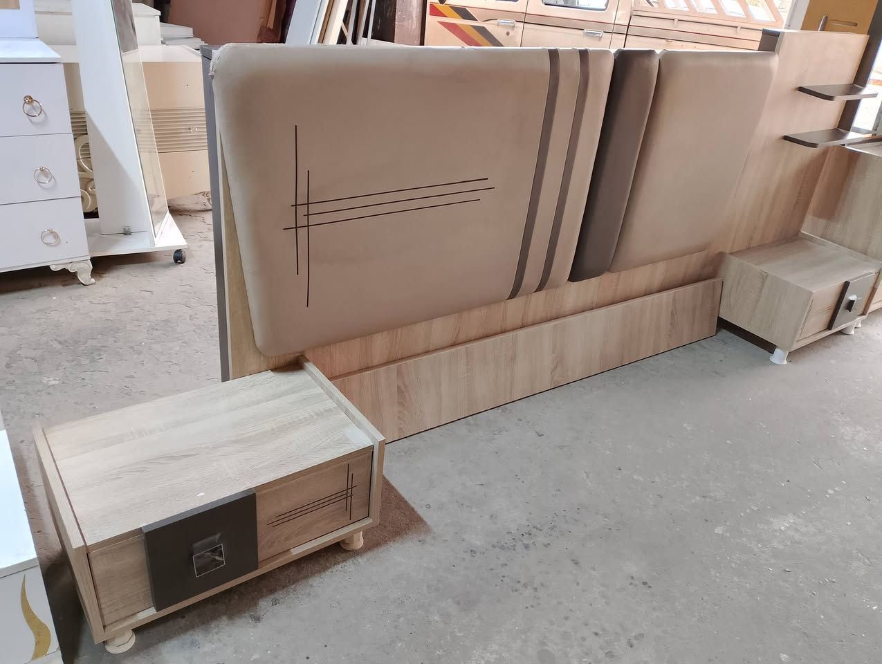 غرفه نوم تركي 7قطع نضيفه حيل حلوة جربايه مخزن سعر 475 وبي مجال
***********
***********
