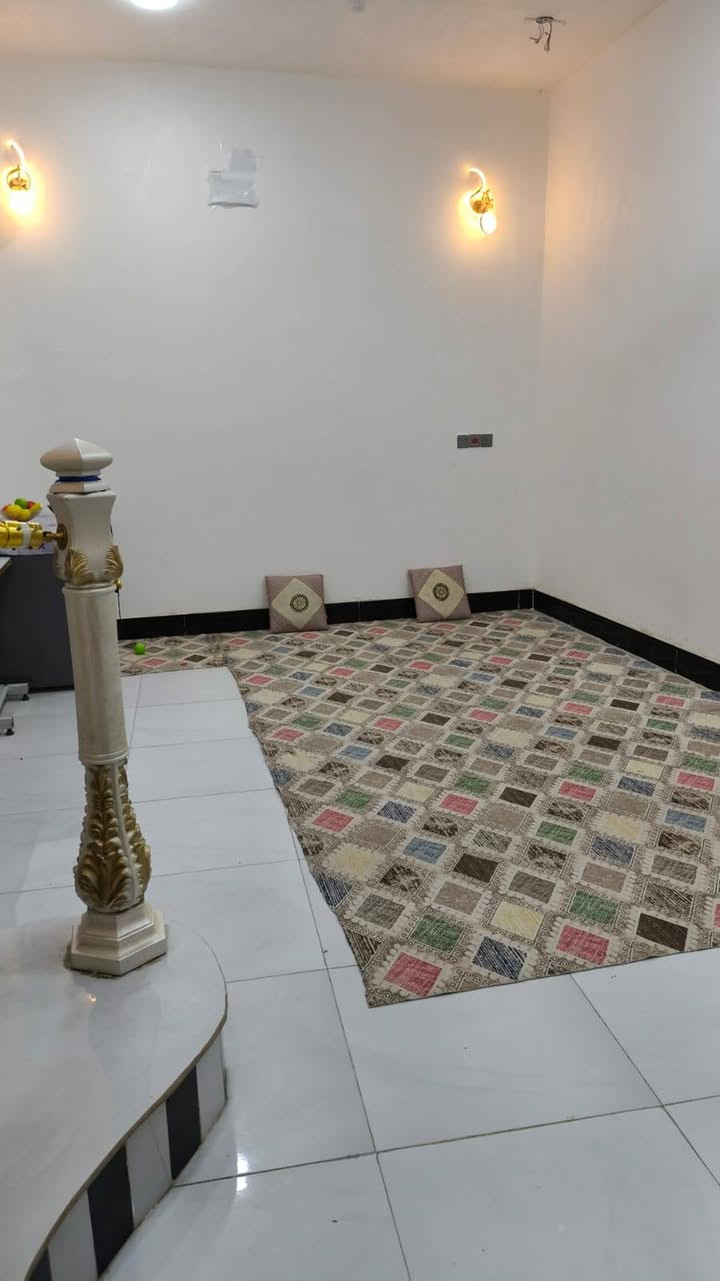 يا الله توكلنا على الله
للبيع بيت طابو صرف  طابقين طابوك كونكريت 
مساحه 160 متر المكان الثوره  متكون من 4 غرف نوم
بنا حديث عرض شارع 8 متر ***********
السعر 250 وبي مجال  البيت مطلوب اسكان 50 مليون
يستقطع من السعر الكلي شعندك من عقارات للبيع راسلني خاص واتساب *********** انور الحسيناوي 
ممكن متابعه للقناة الواتساب ليصلك كل ماهو جديد ويخص العقار 
https://whatsapp.com/channel/0029Vb7cgpDDuMRaptu2gW27
