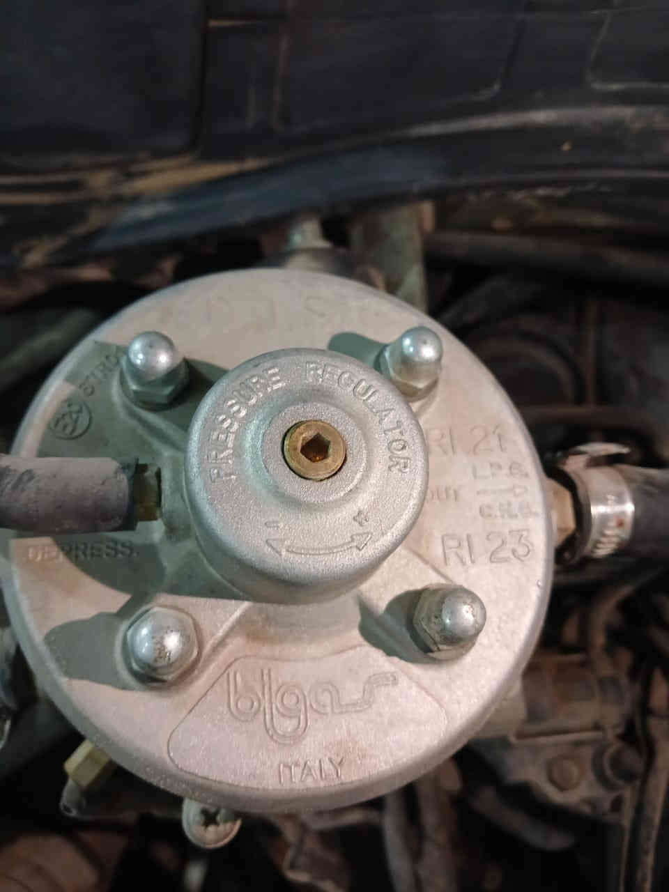 يالله 
منضومة غاز إيطالي اصلي مال 6 سلندر اصلية 
الايطاليه حاليا مشدودة على سنتافي 6 سلندر 
جاهزة وجديدة
السعر ((450)) وبيها مجال
مكاني النجف // للاتصال // ***********
