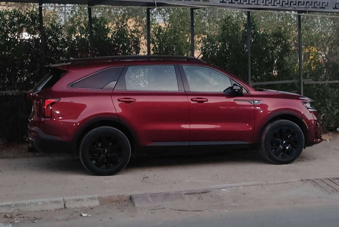 السلام عليكم
كيا سورنتوX line 2022 اس وارد امريكي 
. فور ويل
مقاعد جلد اسود 
محرك 4 سلند GDI 
المواصفات
1-داخل اسود ملكي مطعم بصاج 
2-كشن امامي كهرباء
3-تدفئة  المقاعد الامامية   
4-نقاط عمياء 
5-حساسات خلفية 
6-حساسات جانبية 
7-تحديد مسار 
8-قيادة ذاتية  
9-بصمة تشغيل وابواب 
10_نظام ترحيب خارجي عند الاقتراب من السيارة 

11- 4 انظمة قيادة سبورت سمارت ايكو كومفورت 
12-وقوف تلقائي خلفي 
13-وقوف تلقائي امامي 
14-وقوف تلقائي جانبي  

16-تبريد منفصل مناخي  
17-نظام نزول المنحدرات 
18-نظام ملاحة GPS 
19-لايت زينون 4 عدسات LED
20-تشغيل عن بعد 
21-شاشة Apple Car play 
22-مثبت السرعة Cruise
23-حساسات ضغط اطارات 

25-قطعتين تبريد 
‏26-  ABS نظام مانع الانزلاق
27-اشارة في المرايا الجانبية
28- ا  Bluetooth / USB 
29- ارضيات اصلية  
السيارة مرقمة بغداد بأسمي 
السعر 225$ وبيهة مجال 
***********
