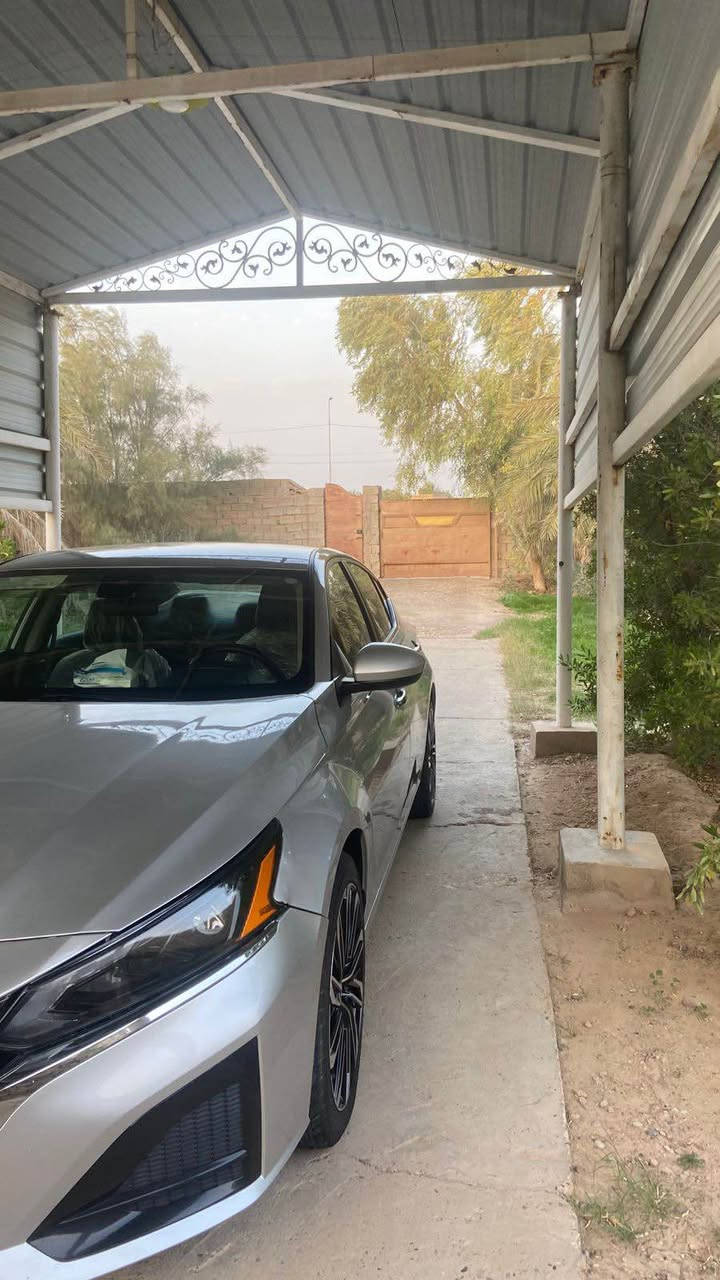 نيسان التيما 2023 
سيارة مواصفات S المعروفة 
ماشية : 50mi

رقم سليمانية الدولي 

كشنات مخمل 
شاشة صغيرة 
تنبيه الخروج عن المسار 
ستيرن هزاز 
رادار امامي 
رادار خلفي 
نقط عمياء 
توقف تلقائي عند الرجوع للخلف 
توقف تلقائي عند التقدم للامام 
حساسات خلفية 
كامرة خلفية 
تنبيه في حال وجود أغراض على المقاعد الأمامية والخلفية 
تطعيمات كاربون فايبر داخل السيارة 

السيارة على وضع الشركة برغي ما مفتوح منها 

شديت ويل كب SL جديد + تخم تاير جديد كلف 5 اوراق 

السيارة على ايدنا + احنا رقمناها + دخول جديد السيارة 
الكتلوكات كاملة وكذلك الفرشة مع السيارة 

حادث السيارة ربع البنيد صبغ فقط والدعامية البلادية مالتها وباقي السيارة مكفولة كفالة عامة شرط الفحص 

مكان السيارة ديالى 
*********** خناقين, ديالى
