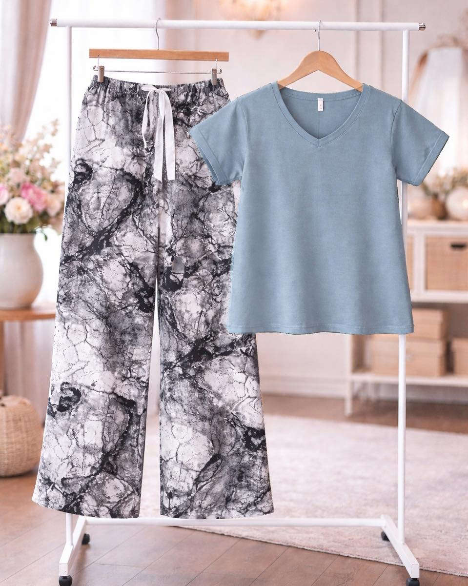 تراك كشمير اصلي درجة اولى 🔥 
سعر القطعة ٨.٠٠٠ فقط 🔥
قياسات فري سايز ✅
تتوفر خدمة توصيل 🚚


**إذا كنت صاحب هذا الإعلان وتريد حذفه لأي سبب، رجاءا أرسل رسالة إلى الدعم الفني**