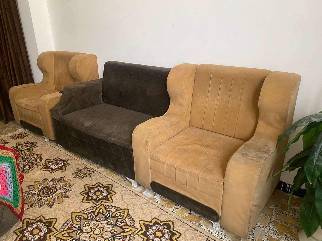 قنفات للبيع ٨٠وبيهن مجال ***********
