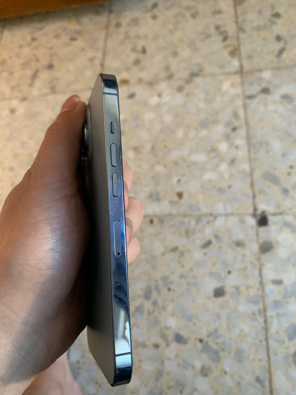 السلام عليكم
شباب ايفون 13 pro ذاكره 256 بطاريه 77 اي خلل مابي شحنه يوم كامل شاشه 120 هرتز ممبدل بي شي بس كلاسه وماضبطها ممثره بشي وكامره ماعرف شبيها بس شغالات للبيع مكاني بغداد  السعر 385للاستفسار ***********
