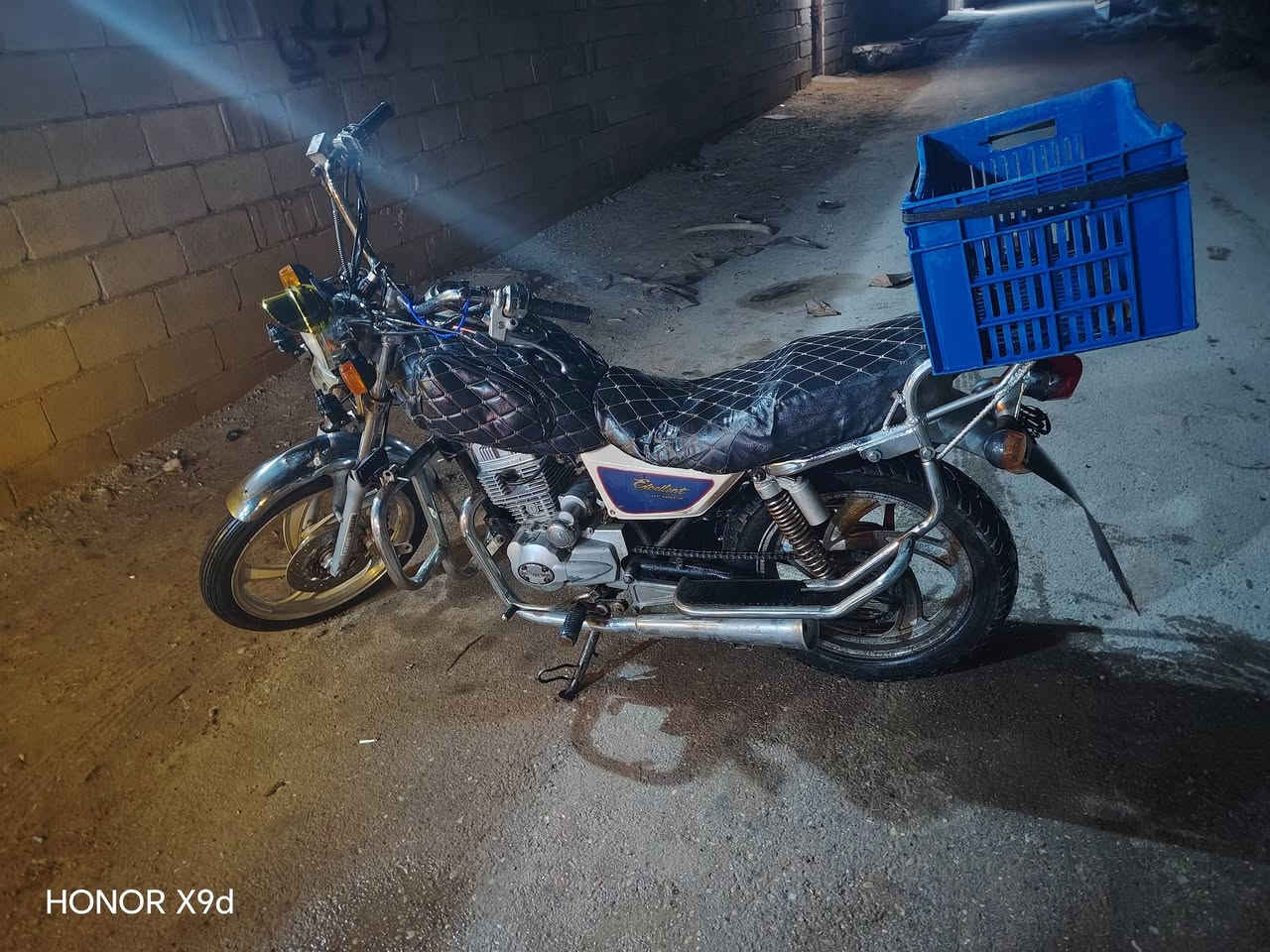 سلام عليكم دراجه جني موديل 13 اوراق اصولي دراجه يحتاجله ترتيب شويه والله دراجه. خير من الله.     لنقوصات  دسبول  ودواسه  لسكان بي عواجه اي استفسار خاص او. ***********
