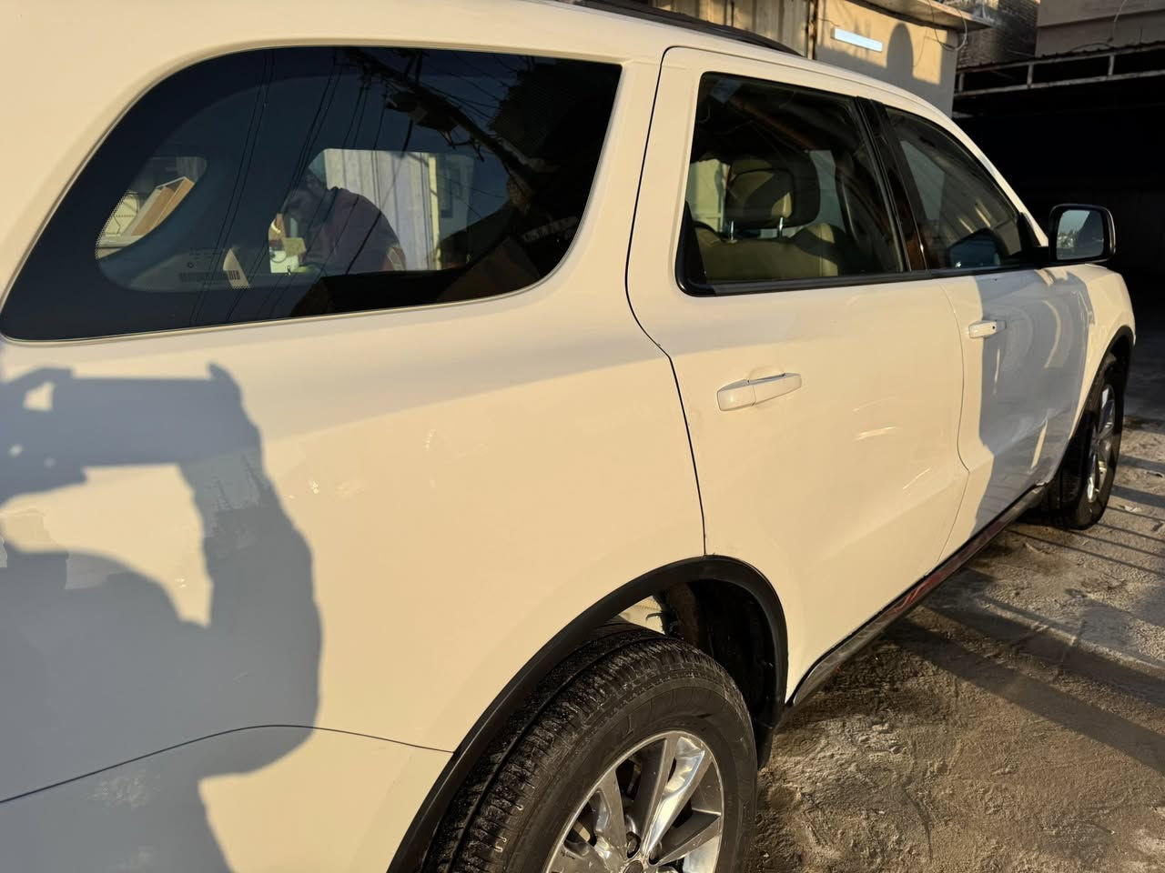 دورنكو 14 فول لمتيد بصرة بسمي هزه ورقم جديد *********** ***********
وارد خليجي  

مكاني في كربلاء

كفاله عامة عدا صبغ بالباب مقدار شبر 

نواقص لا يوجد

,المواصفات 

بصمه تشغيل وابواب 

فتحه سلايد 

شاشه كبيره  

حساس خلفي

كاميرا 

تحكمات فول 

3 قطع تبريد

7 راكب  

كير ماوس طياره 

محرك 3600 

خزن كشنات ميموري 

كشنات جلد وتدفئه 

تغشيل عن بعد 

فور ويل 

وباقي المواصفات وبل خير عل مشتري
