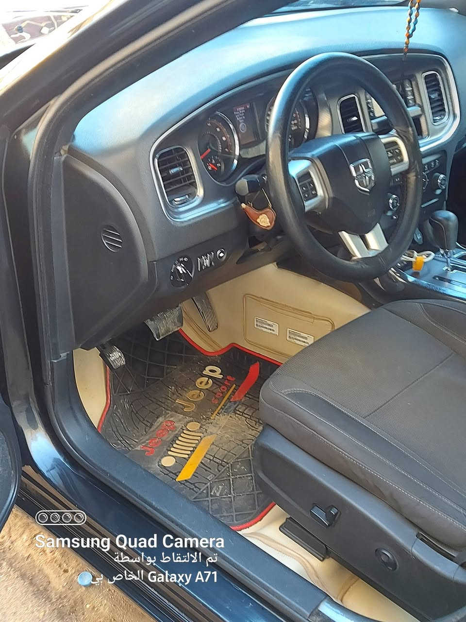 السلام عليكم جارجر ٢٠١٤ بغداد رقم انكليزي بأسمي مكينة ٣٦٠٠ كفالة من الصبغ والفتح والتبديل مكينة وكير واكسن وحداديه خير من الله بيه بارد باب السائق  المكان ذي قار السعر ١٥٥ وبيه مجال الاستفسار الاتصال على الرقم (***********)
