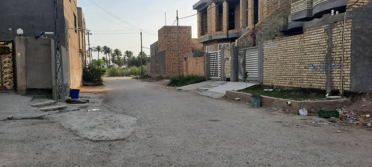 ياالله السلام عليكم 
قطعه للبيع طابو صرف مساحه 200 م
موقع حلوة ممتاز 
الها اكثر من طريق طريق من جهة شارع 20 
وطريق من شارع 15 على متنزة 
طريق من يم أسواق مالك 
متوفر خدمات ماء كهرباء تبليط 
وسعر مناسب جدا 
للإستفسار اكثر 
***********
