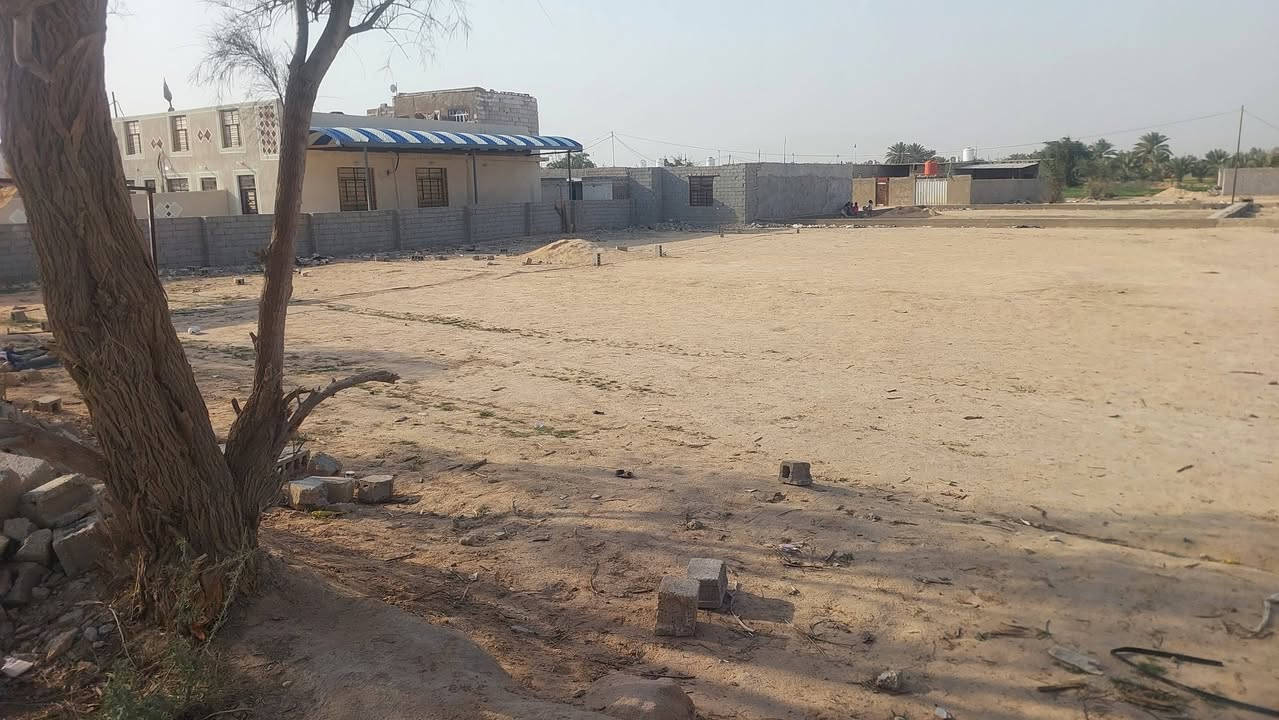 دونم للبيع طريق كربلاء نجف عمود 413
يبعد عن الشارع ٢٠٠ متر   ماء +كهرباء + سياج بلوك
للتواصل ***********
