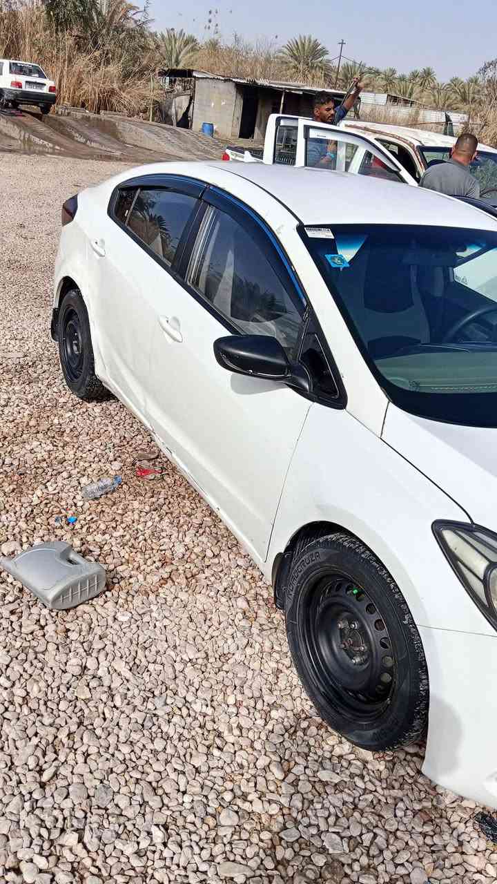 السلام عليكم. سيراتو البيع مديل 2014 رقم كربلاء سنويه جديده
سياره حلوه مال جناي.  93 وبيهه مجال مكان السياره كربلاء الحسنيه ترهم مراوس
*********** بي وتساب الشراي اني خادم
