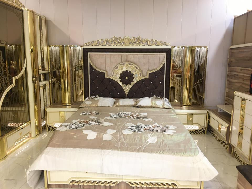 غرفة ملكية قياس ضخم ١١ قطعة خشب تركي ثقيل مو النوع السوقي الي يتعب بالفتح والشد
قطعها بالصور مبينة وما بيها ضرر أشياء بسيطة واستعمال قليل 

ماخذها بسعر ٢٥٠٠$ والوصل عندي 

عارضها ب٢.٢ مليون

عنواني بغداد 
للتواصل واتساب 

0776 246 6409
