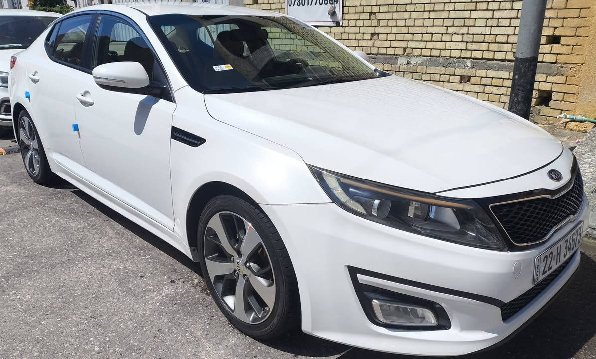 السلام عليكم اوبتيما خليجيه للبيع جديده جداً موديل 2016 كفاله عامه ماشيه 100 كم مكينه 2000 مامفتوحه  شرط الفحص دواخل بيجي السعر 160$ للاستفسار اكثر الاتصال على الرقم ***********
