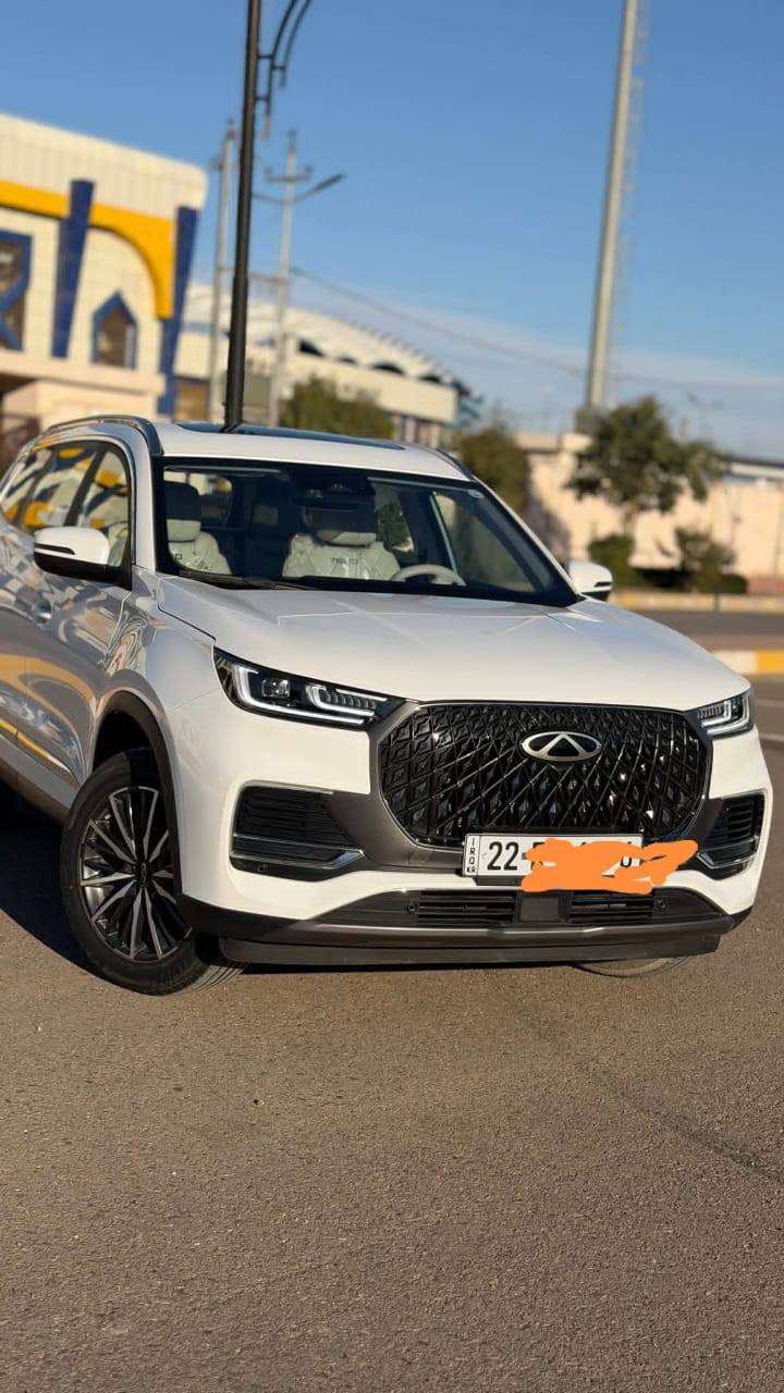 #شيري_تيكو8برو_بلكن_هايبرد 
ماشية 2000كم 
العنوان بغداد 
السعر 285$ 
موديل. 2024
كلين تايتل -luxury 
المواصفات الأساسية:
النوع: سيارة SUV هجينة (Plug-in Hybrid).
المحرك: 1.5 لتر تيربو + محرك كهربائي.
القوة: 320 حصان (إجمالية).
عزم الدوران: 510 نيوتن متر.
ناقل الحركة: DHT (ناقل حركة مباشر هجين).
نظام الدفع: دفع أمامي.
سعة البطارية: 19.27 كيلو واط/ساعة.
المدى الكهربائي: 75 كم لكل شحنة.
استهلاك الوقود: حوالي 4 لتر/100 كم (في الوضع الهجين).
التسارع (0-100 كم/س): حوالي 7.6 ثواني.
المقاعد: 5 مقاعد (تتوفر بـ 7 مقاعد في بعض الفئات). 
التقنيات والميزات:
الشاشات: شاشة معلومات ترفيهية وشاشة عدادات رقمية مدمجة مقاس 24.6 بوصة.
نظام الصوت: نظام صوتي فاخر من سوني مع 8 أو 10 مكبرات صوت.
الشحن: شاحن لاسلكي للهواتف.
ميزات أخرى: كاميرا 360 درجة، فتحة سقف بانورامية، فتح وإغلاق كهربائي لباب الصندوق الخلفي، تشغيل بضغطة زر. 
السلامة والأمان:
الوسائد الهوائية: 6 وسائد هوائية.
أنظمة مساعدة السائق: نظام الثبات الإلكتروني، مساعدة الفرامل الطارئة، التحكم في نزول التلال، مراقبة ضغط الإطارات، مثبت سرعة ذكي. 

يمكنك الاتصال على الرقم 

***********
