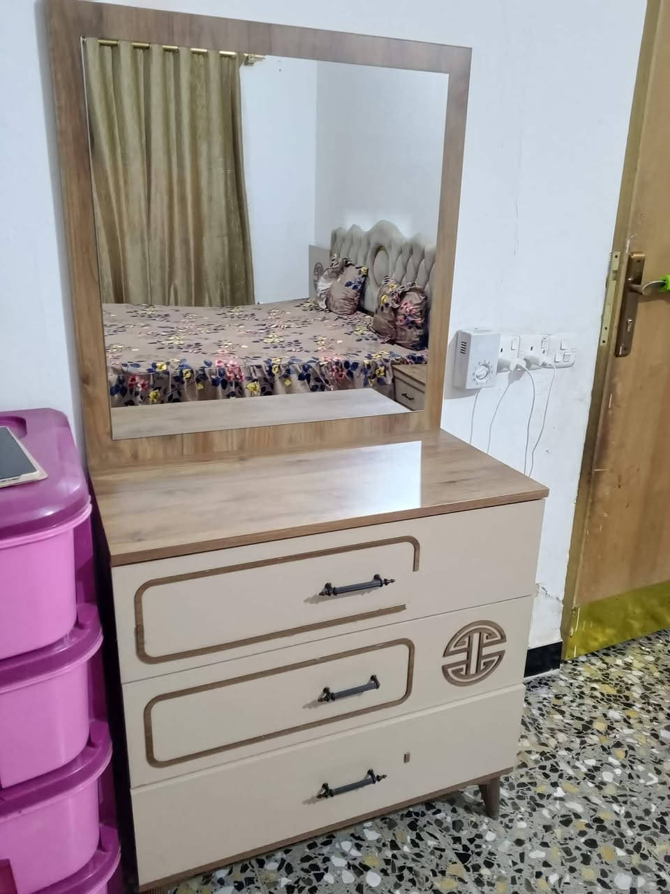 غرفة تركية نضيفة جداا
أستعمال قليل
سعر 550 وبيها مجال 
شراي خاص 
#نعمانية


**إذا كنت صاحب هذا الإعلان وتريد حذفه لأي سبب، رجاءا أرسل رسالة إلى الدعم الفني**