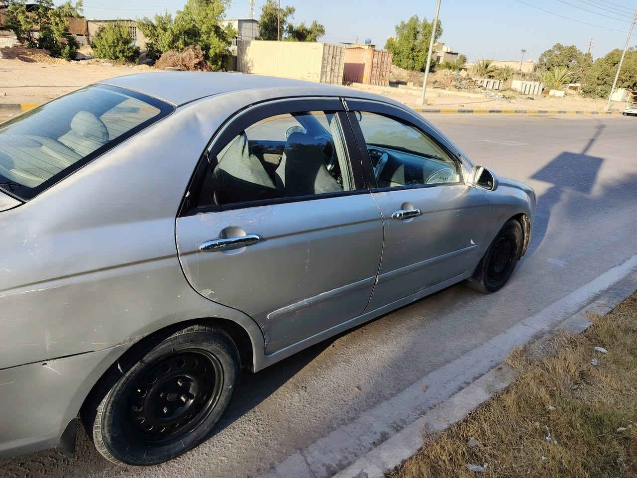 سبكترا موديل 2007 مكينه 2000 بيه جاملع خلفي ايسر قطعه تبديل ومصبوغه حزام جمالية وبيه طخه بلبنيد وشويه جراد  بدون دواخل كير ومكينه مكفولات بدون لغود سياره نضيفه وجاهزه و  بيه شاشه 78 وبيه مجال مكاني كربلاء  ***********
