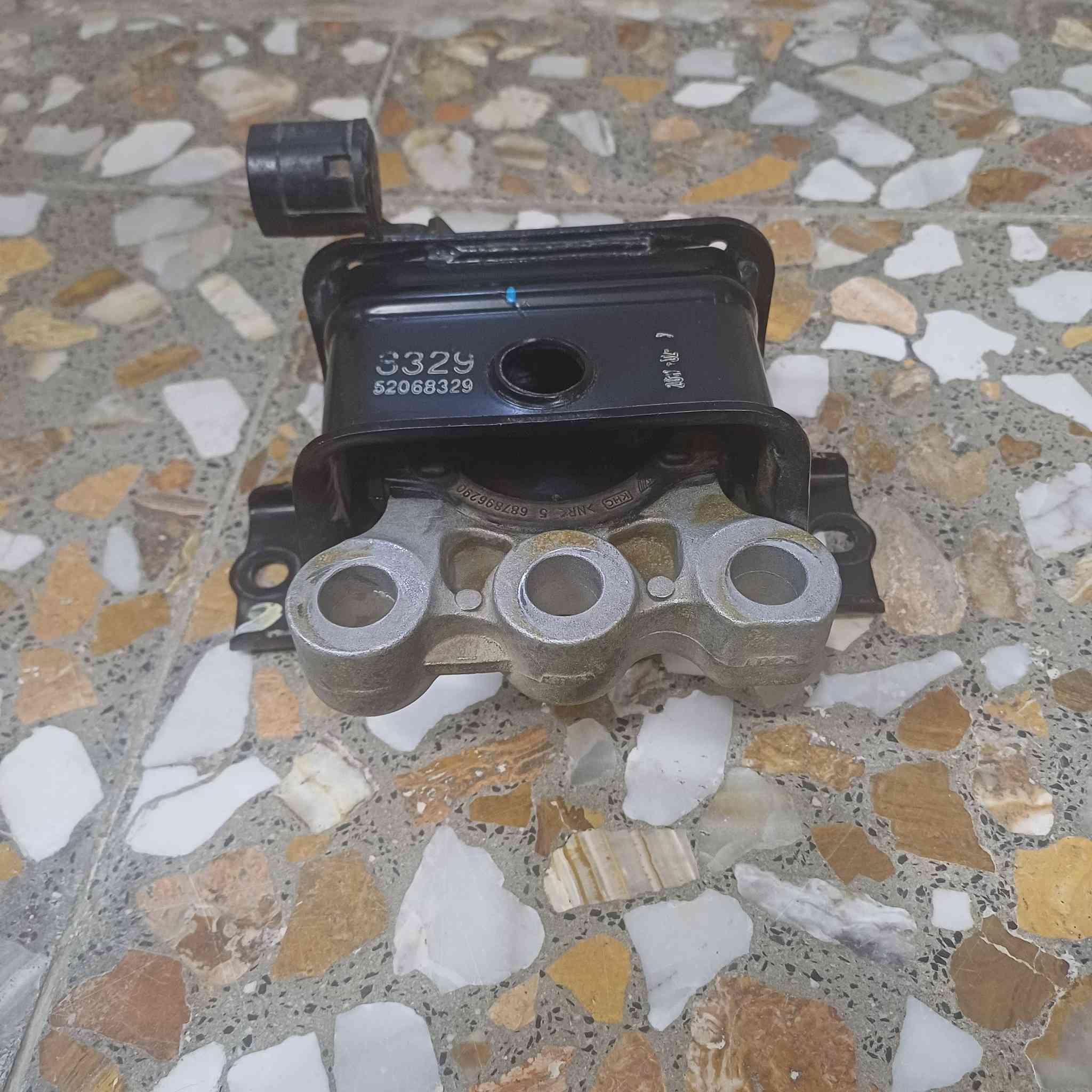 سلام عليكم بيع اذان محرك كوبلت من 16 / 18 مستعمل تفصيخ اصلي على شد صير جوة شوتة سعر 25 قفل ***********
