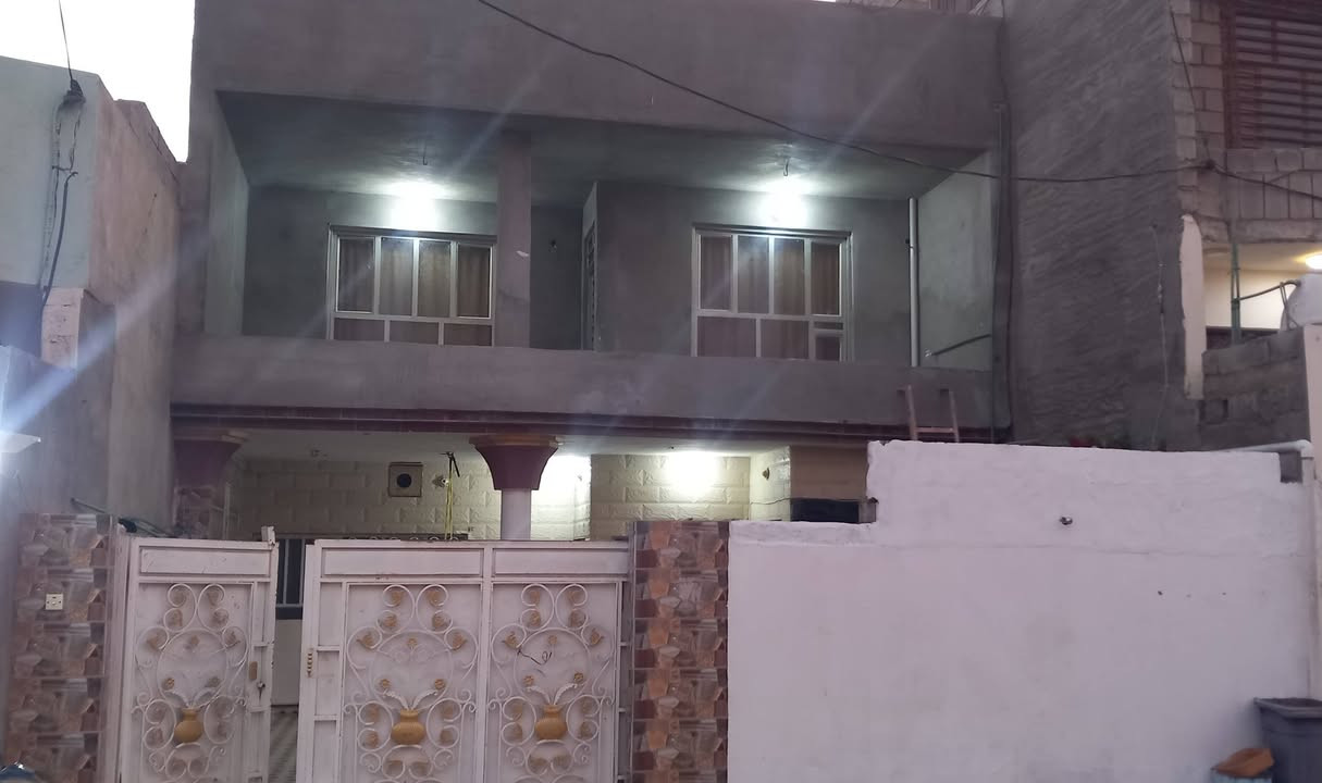 بيت مساحة ١٧٠ م طابقين 
الواجهة ٨.٥٠ م
النزال ٢٠م
الطابق الاول
مطبخ 
استقبال
غرفة نوم  
صحيت داخلية وخارجية
الطابق الثاني 
غرفتين نوم 
صحيات
الموقع بلور الحرس 
ثاني فرع.
المنطقة خدمات كاملة تبليط وكهرباء ومجاري 
للاستفسار 
***********
