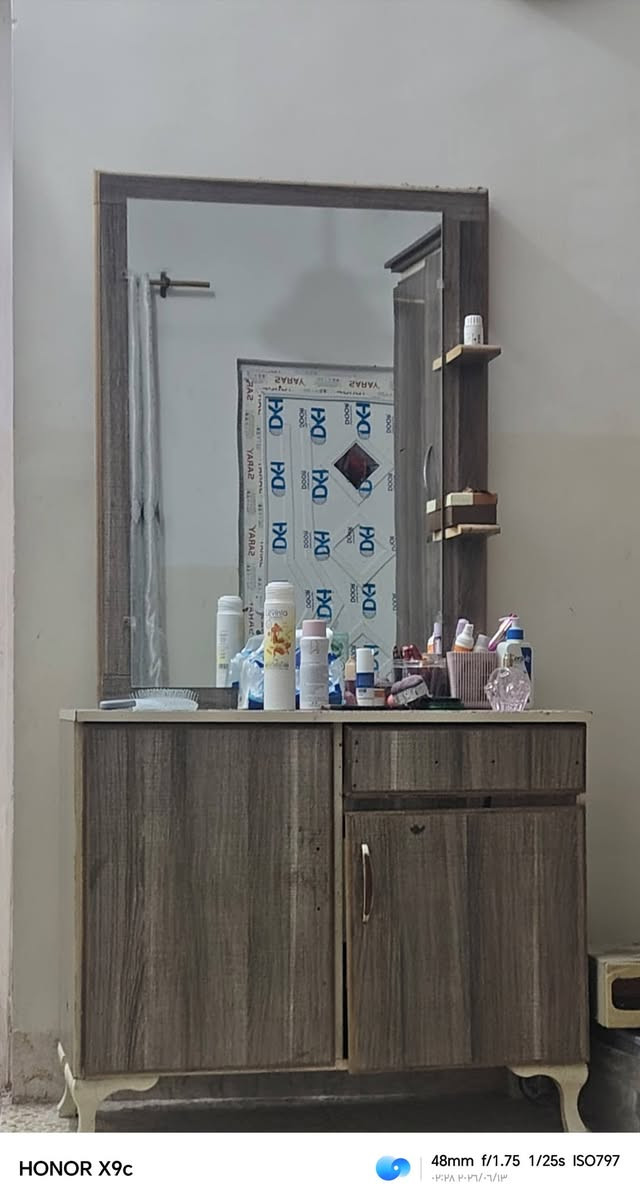 كنتور مع ميز تواليت للبيع
نظيف بسعر مناسب انت حدد السعر


**إذا كنت صاحب هذا الإعلان وتريد حذفه لأي سبب، رجاءا أرسل رسالة إلى الدعم الفني**
