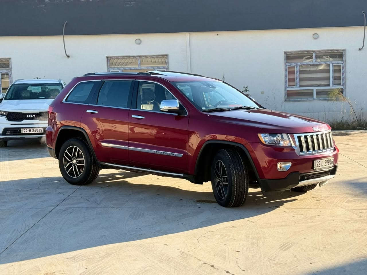 جيب ٢٠١٢ السعر ١٧٥
محرك مامفتوح ٦
كير تبريد طخم امامي وخلفي وتايرات جديد
فول موصفات بانوراما كشنات جلد وهيتر وكهرب وخزن
مري قلاب سنويه ورقم وهزه جديد
كفاله عامه من الضرر بيها بوند كلير فقط 
سياره جاهزه ماشيه ٢٠٠
مكاني حي التاميم
***********
***********
