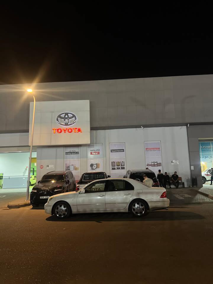 لكزس LS430 2002
للبيع او اذا اكو مراوس افضل 
السياره كفاله عامه من الضربع والصبغ والكصه
السياره نص الترا
ويل كروم
كير مكينه كفاله
رقم بصره راعيها بالبصره تحويل ثاني يوم
سنويه نهاية السنه بشهر 12
مكاني البصره القبله 
السعر :130
رقمي :***********
