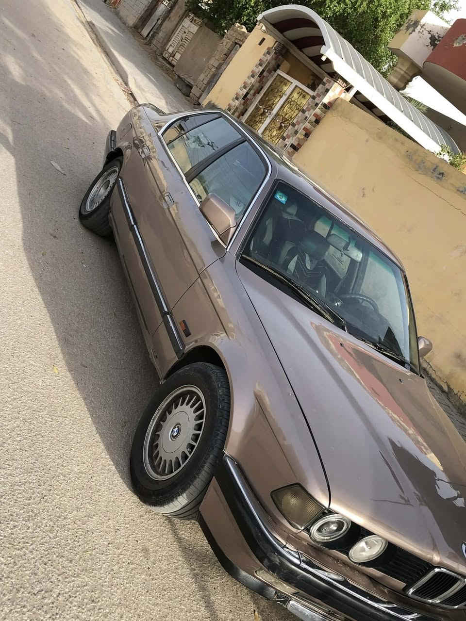 سلام عليكم BMWموديل 91 كير ومحرك وتبريد خير من الله  سنويه لل 28  هزه جديده سياره جاهزه  مكان بابل  سعر ٤٠ وبيه مجال لاتصال ***********
